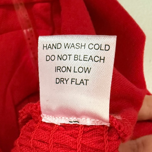 Large Red Button-Front Crop Top - Picture 10 of 11